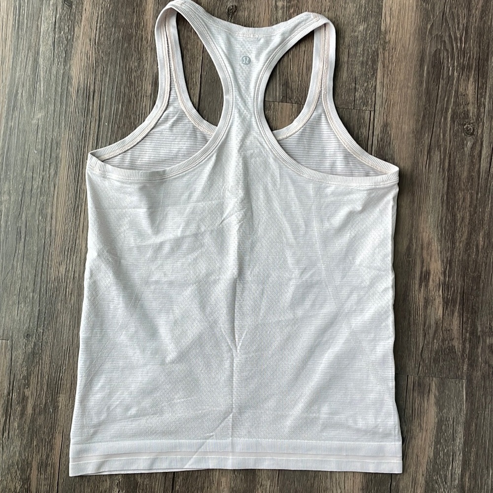 Lululemon Swiftly Tech 2.0 Racerback - Picture 2 of 6